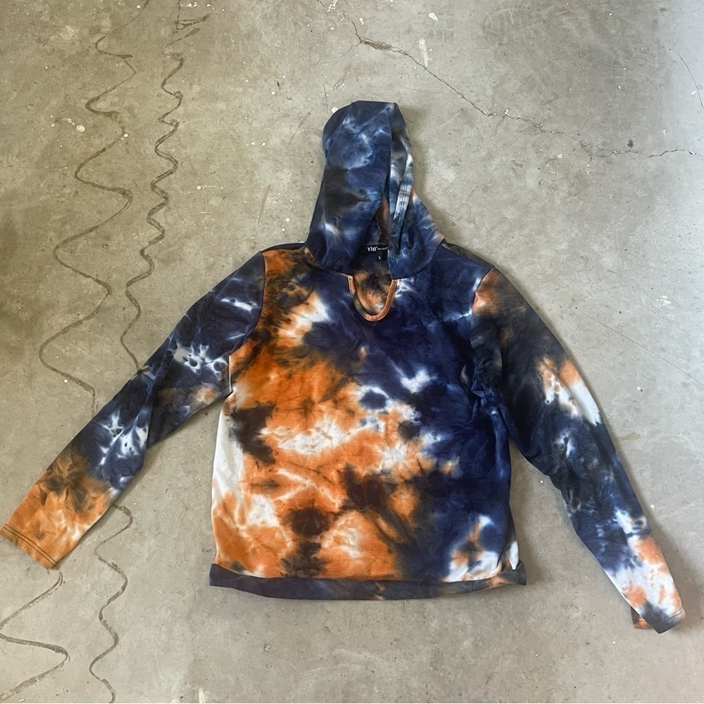 YMI Collection Women Tie Dye Hoodie Size small‎